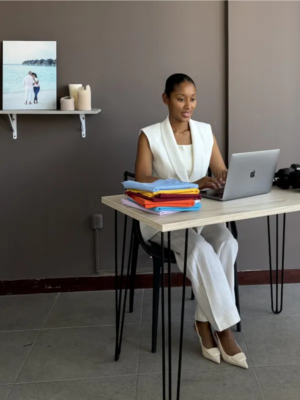 Narky Arroyo en su Oficina